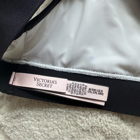 Victoria's Secret | Black And White "The Player Legacy" Sport Bra | Size Medium - Picture 6 of 7